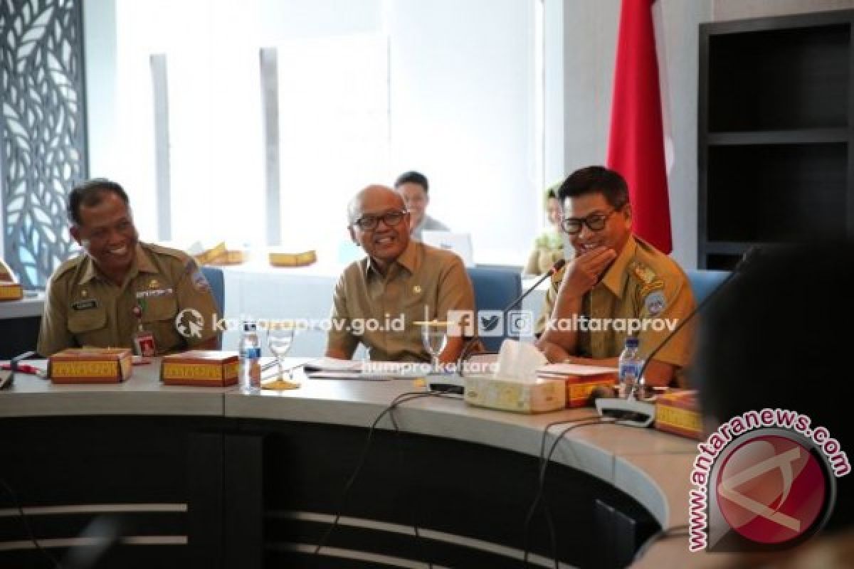 Pimpin Rapat Staf, Gubernur Ingin Matangkan Persiapan HUT RI