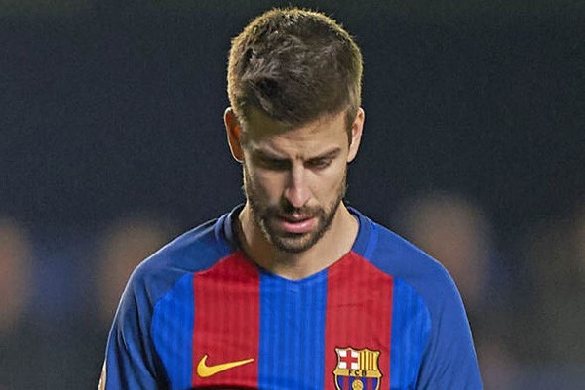 Pique dipersalahkan, Busquets bela rekannya