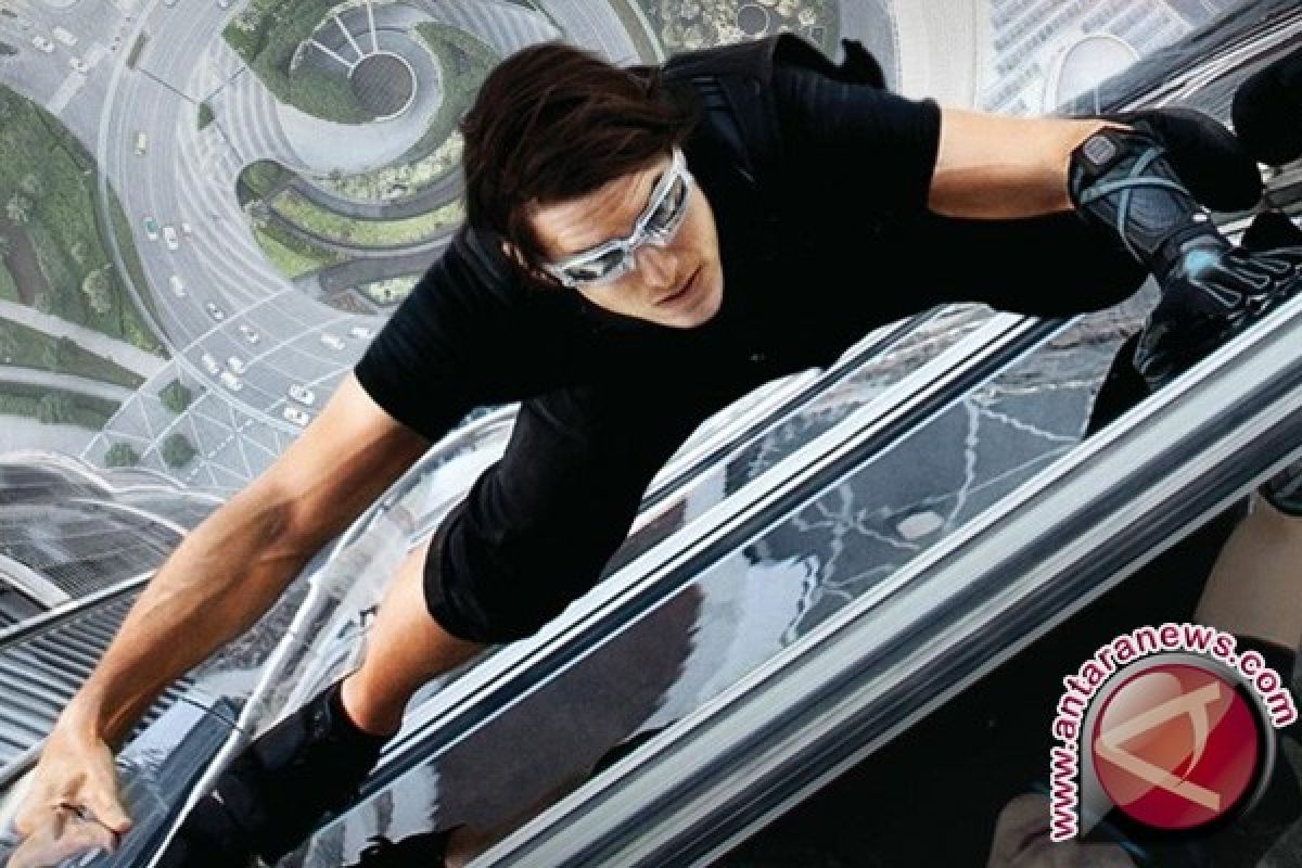 Tom Cruise patah pergelangan kaki, syuting 