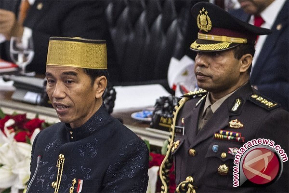 Jhonny Isir, putra Papua jadi ajudan Presiden Jokowi