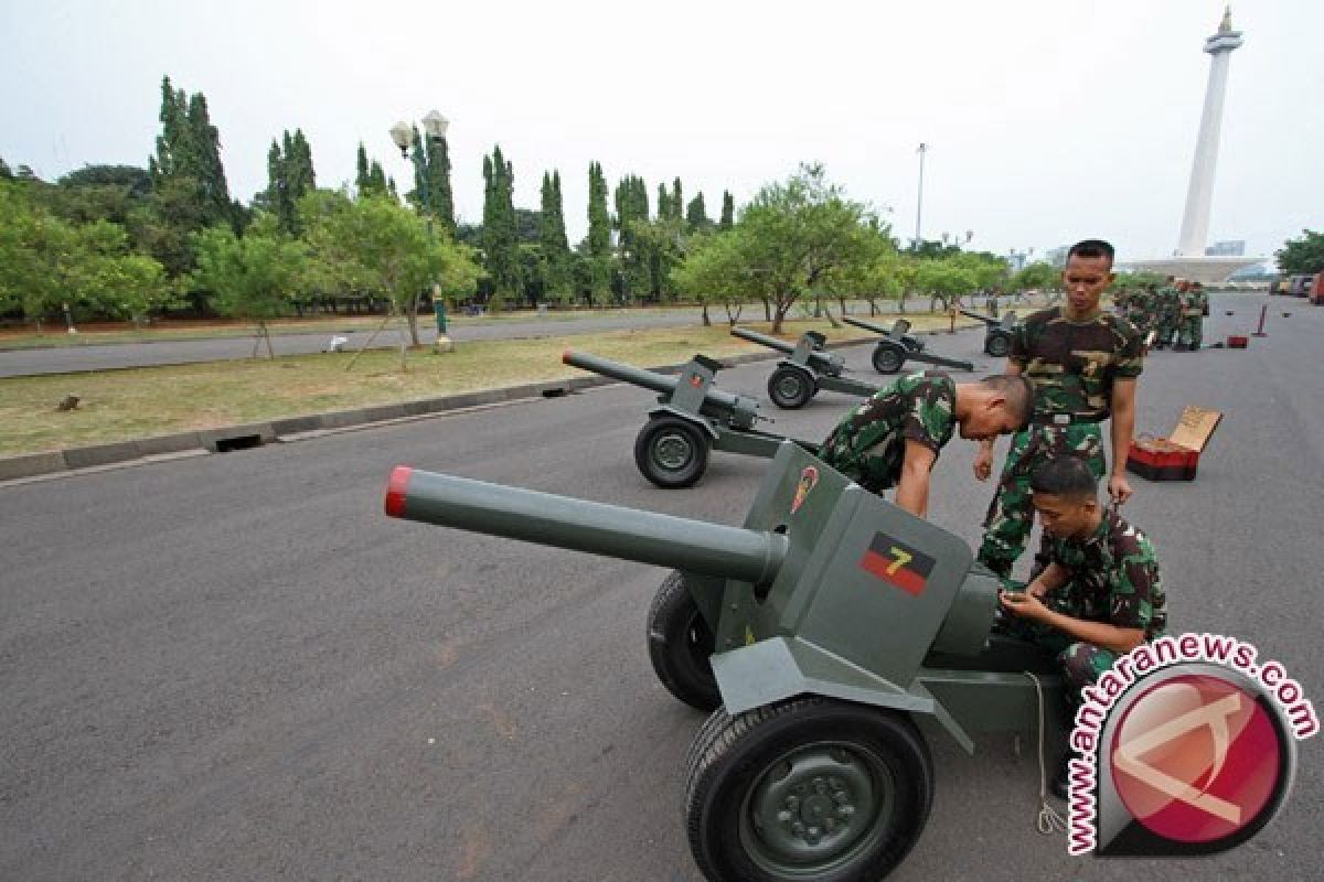 17 tembakan meriam saat peringatan Detik-detik Proklamasi Kemerdekaan