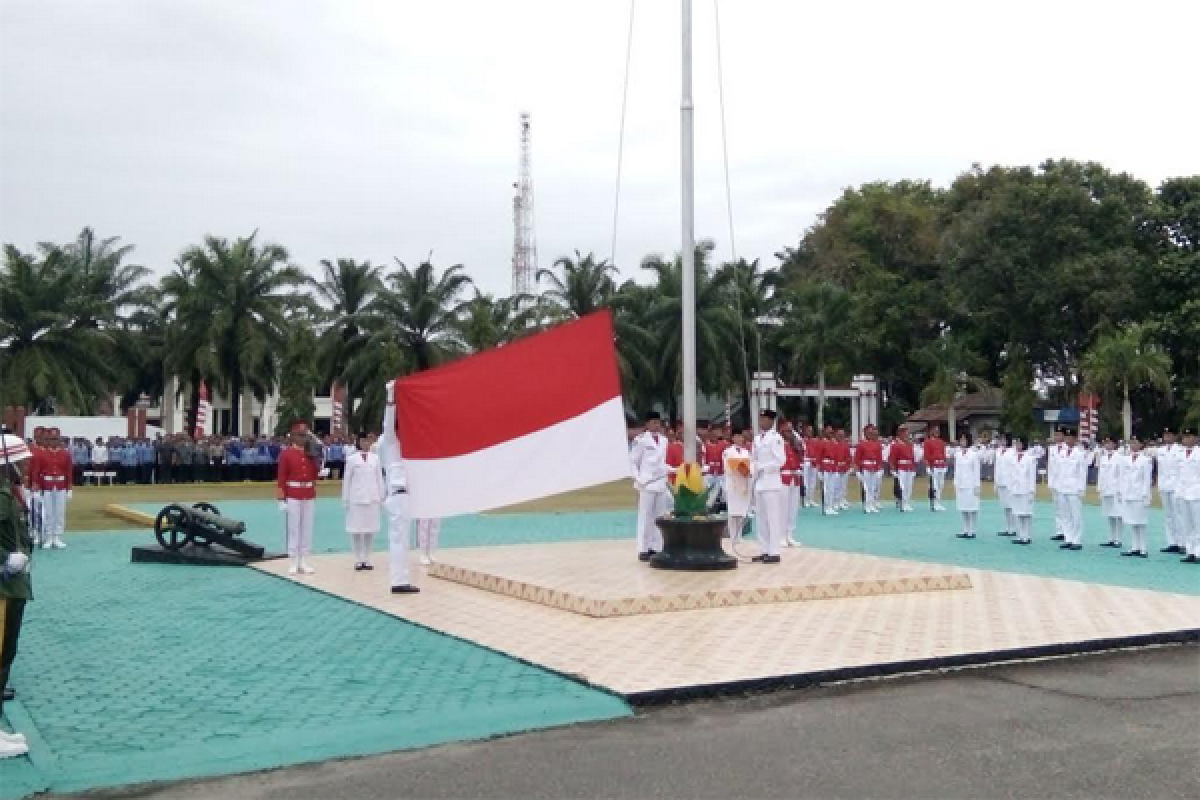 PKS Kalbar Kibarkan 1.717 Bendera di Perbatasan