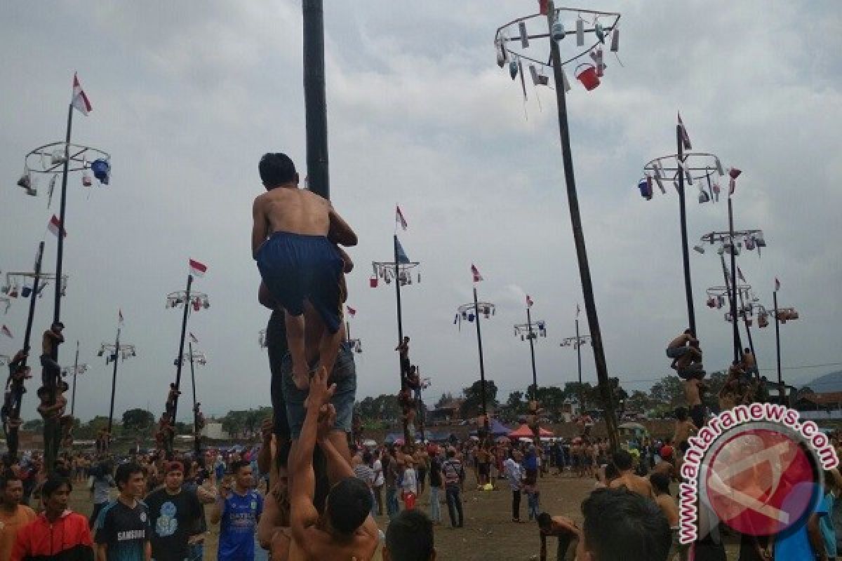 Gandrung Banyuwangi Buka Upacara Detik-Detik Proklamasi Istana