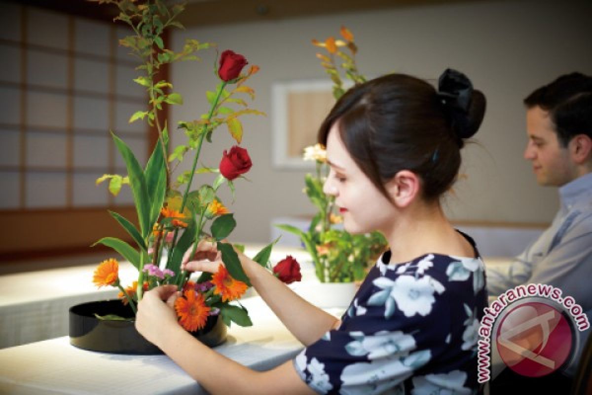 Keio Plaza Hotel Tokyo starts "Ikebana" flower arrangement workshops