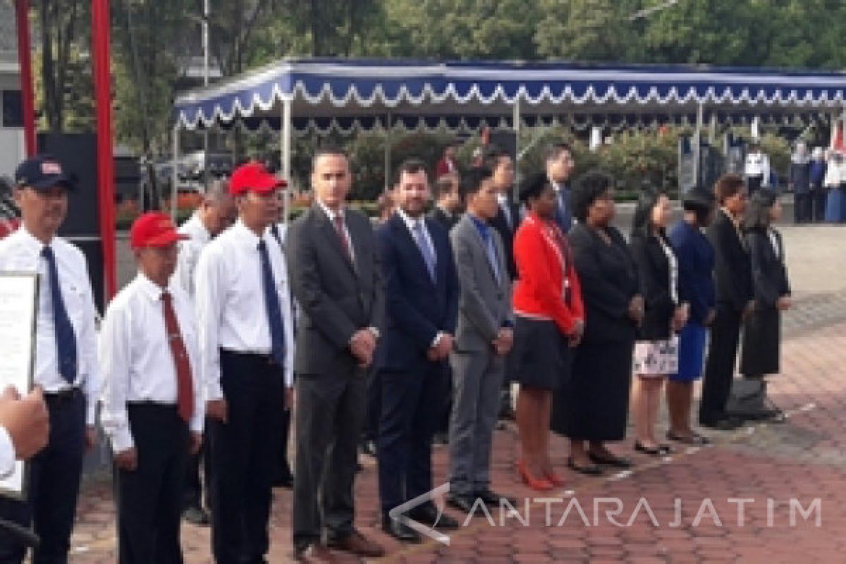 UMM Libatkan Diplomat Asing Ikuti Upacara HUT Kemerdekaan