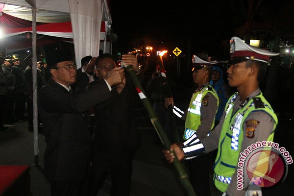 Pawai obor semarakkan HUT RI di Takengon