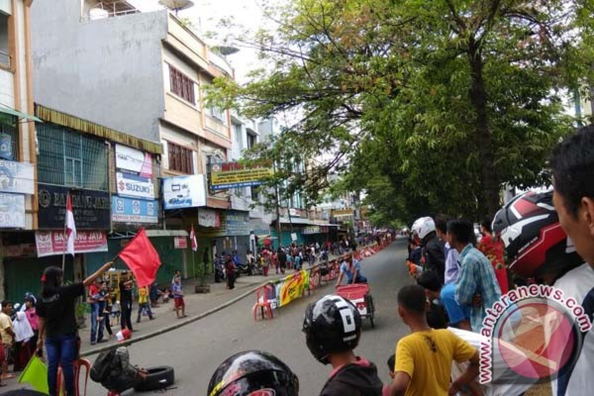 Lomba Becak Tradisional Meriahkan HUT RI