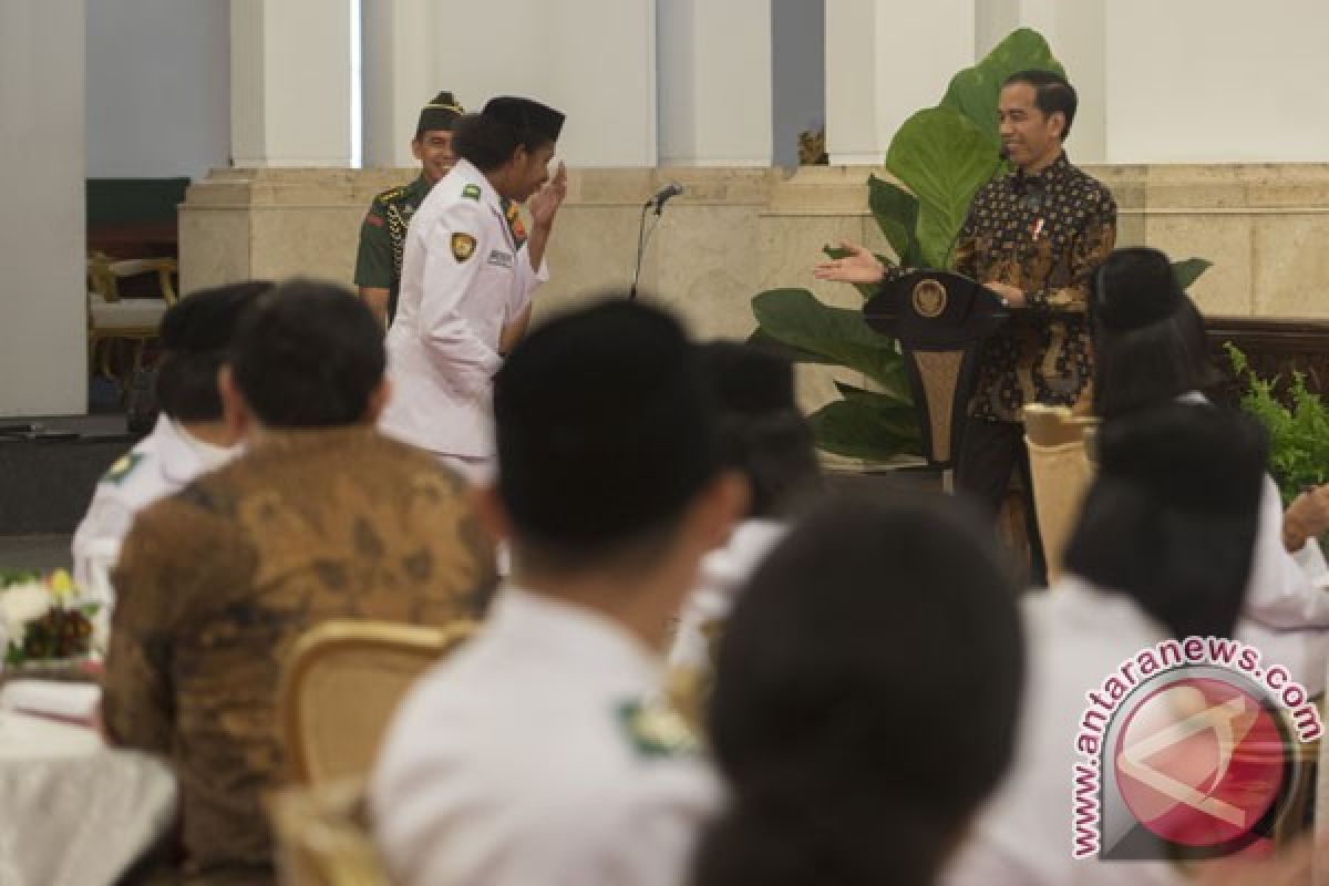 Presiden silaturahim dengan Paskibraka dan para teladan