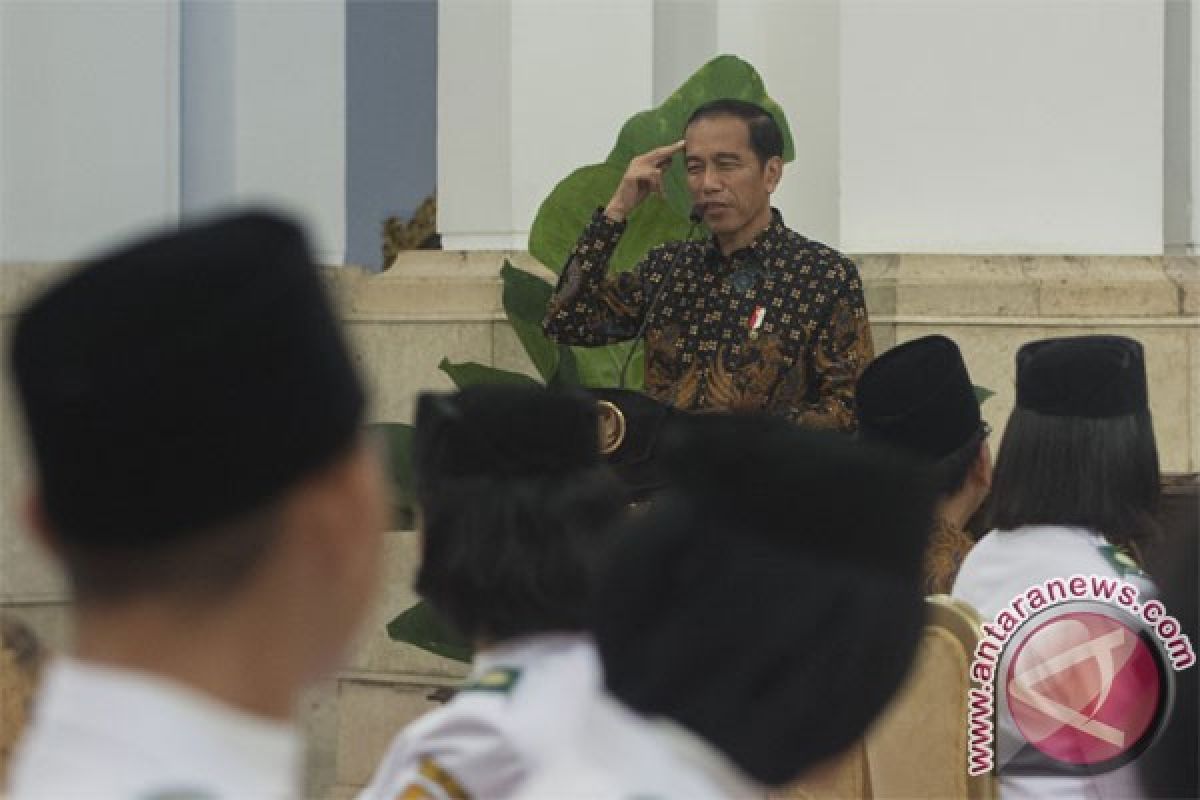 Presiden sempat bingung ambil bendera dari Paskibraka