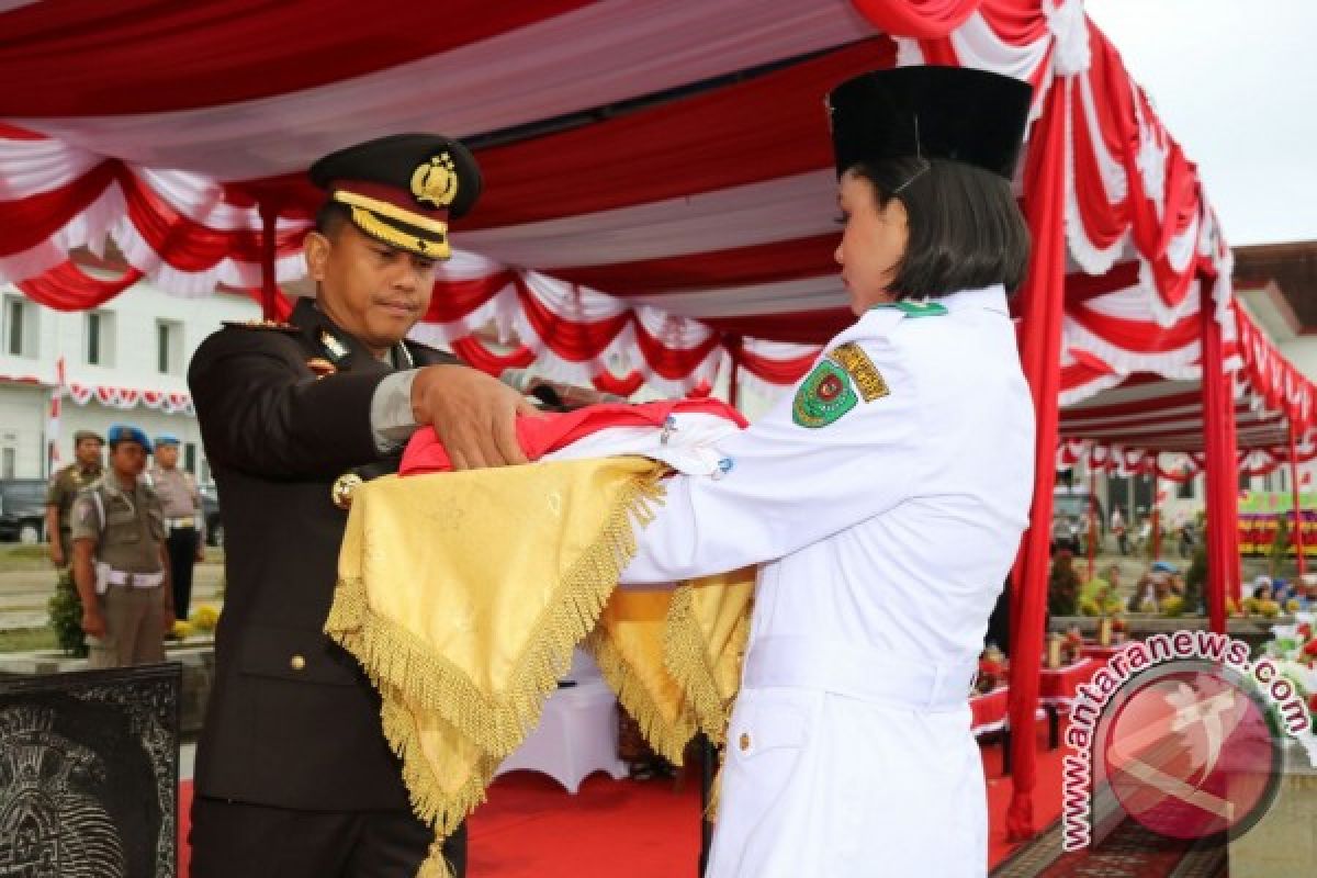 Kapolres Pimpin Upacara Penurunan Bendera Merah Putih