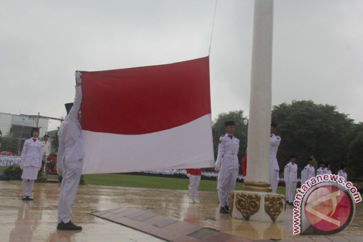 Meski Hujan Peringatan HUT RI tetap Khidmat