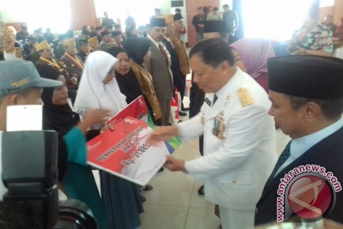 BPJS Ketenagakerjaan Kendari Serahkan Santunan Rp584,7 Juta 