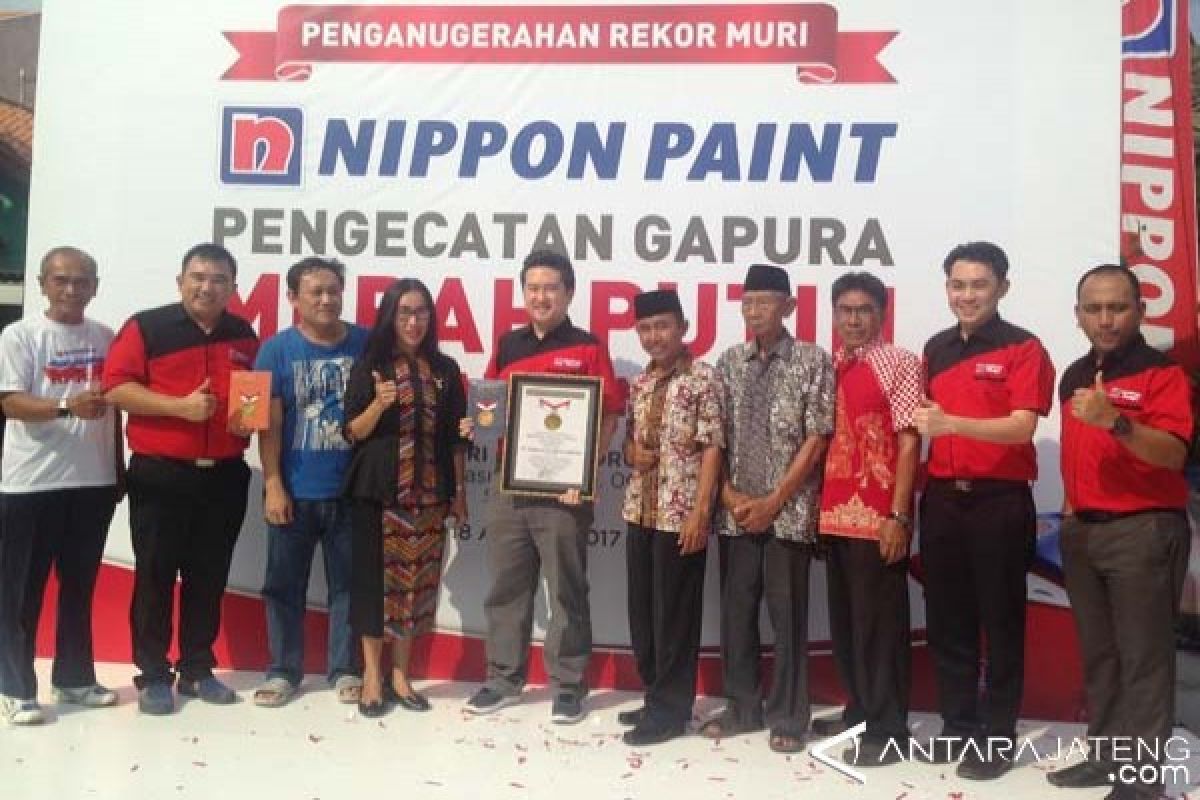 Cat 4.614 Gapura, Nippon Paint Raih Rekor Muri