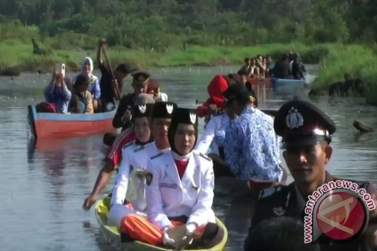 Polsek Payung Gelar Upacara HUT RI di Pedalaman Pangkalan Batu