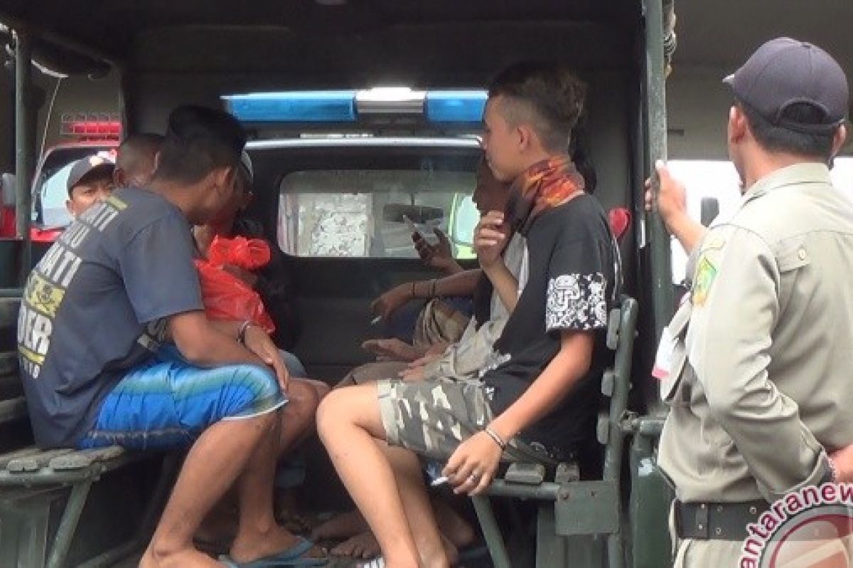 Satpol PP Denpasar tertibkan anak 