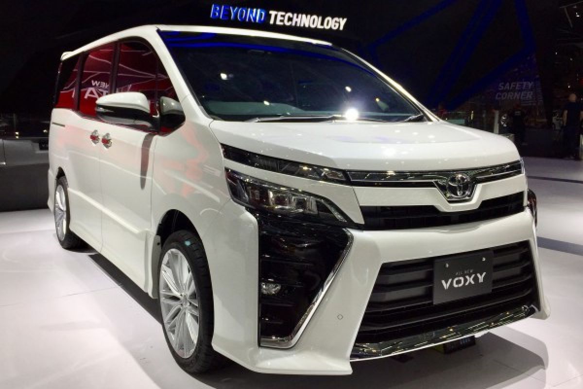 Toyota Voxy sudah dipesan hampir 300 unit di GIIAS 2017