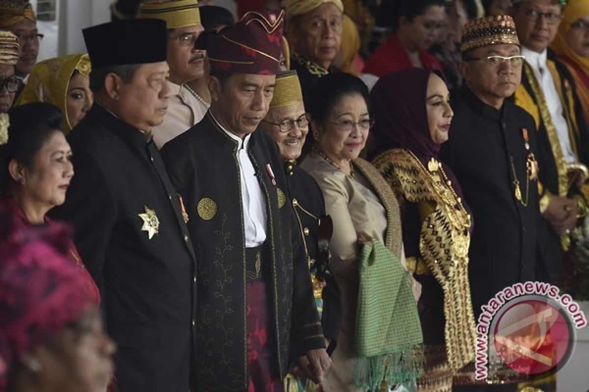 Presiden RI ke-3 BJ Habibie hadiri pemakaman Ani Yudhoyono di Kalibata