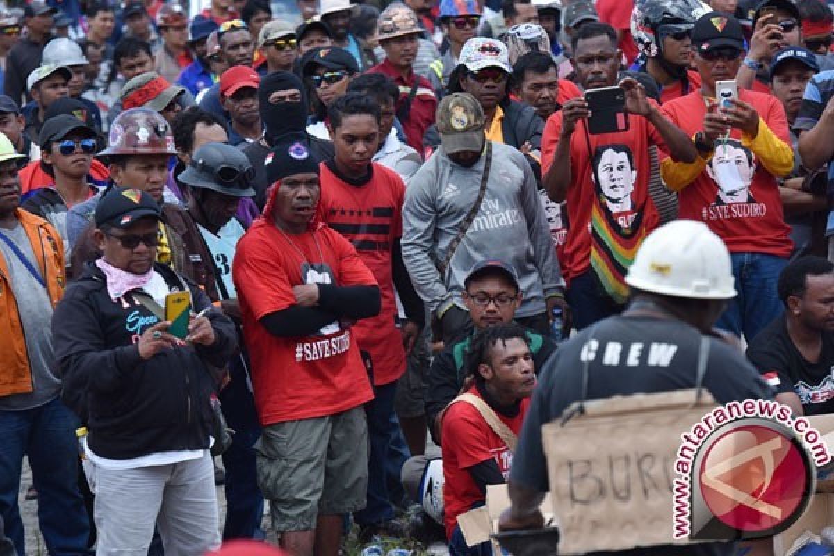 Karyawan Bakar Mobil dan Lakukan Pengrusakan di Timika