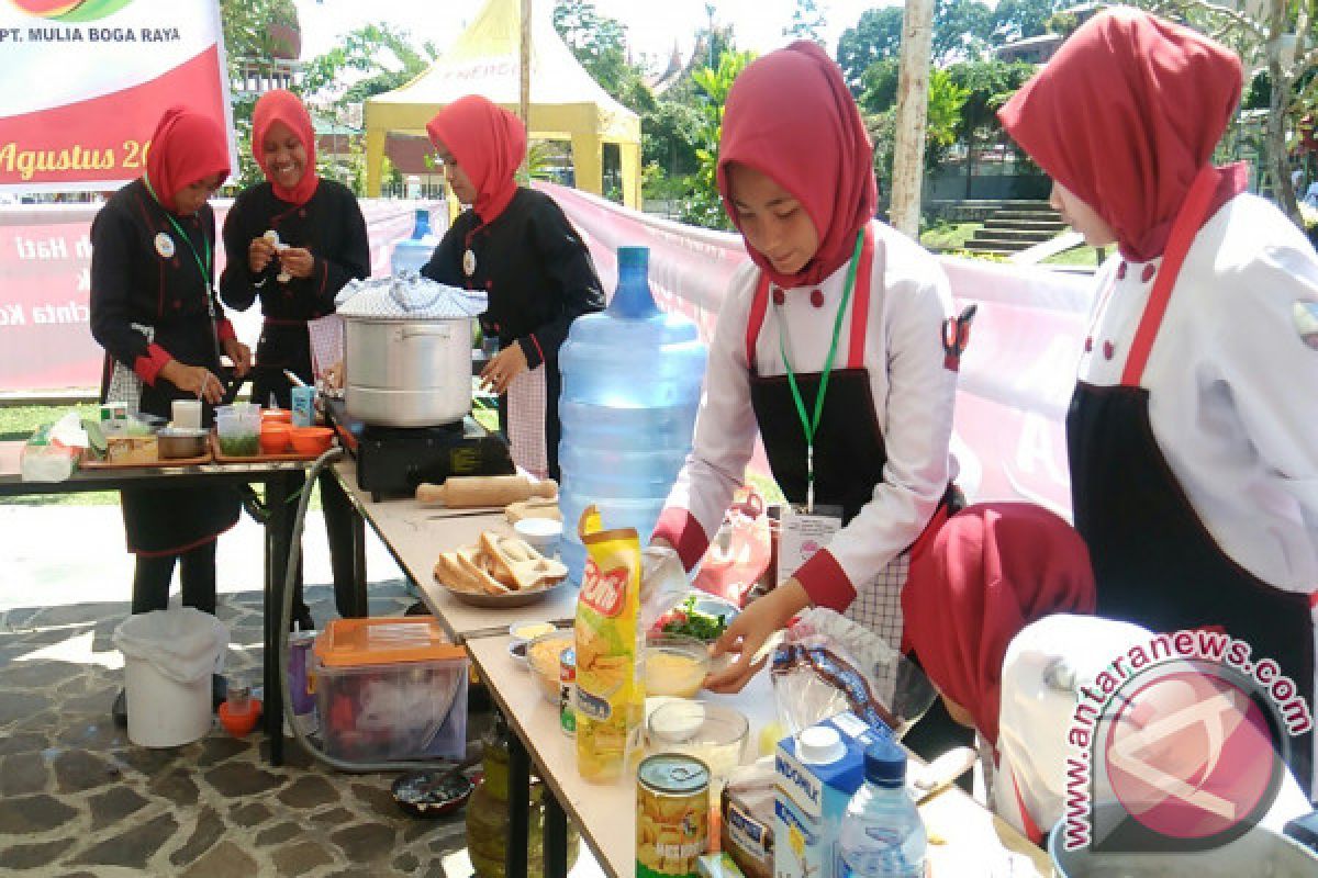 Tumbuhkan Kecintaan Panganan Lokal, ICA Bukittinggi Gelar Pelajar Masak Umbi