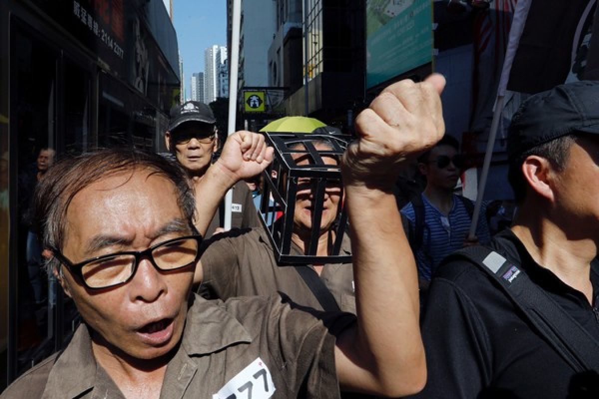 Ribuan warga Hong Kong protes pemenjaraan aktivis