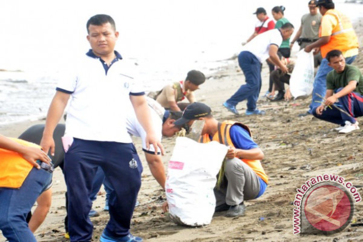 Lantamal II Padang Kampanyekan Jaga Kebersihan Laut