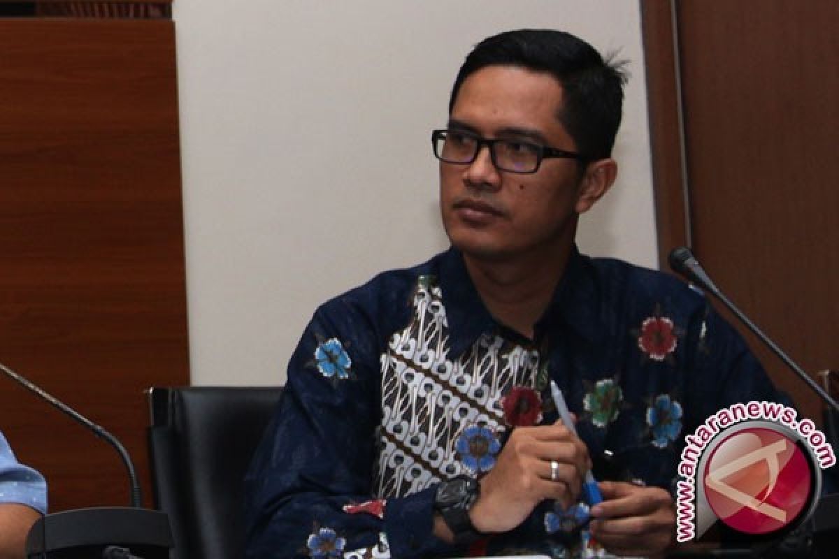 KPK Periksa Tiga saksi Untuk Tonny Budiono