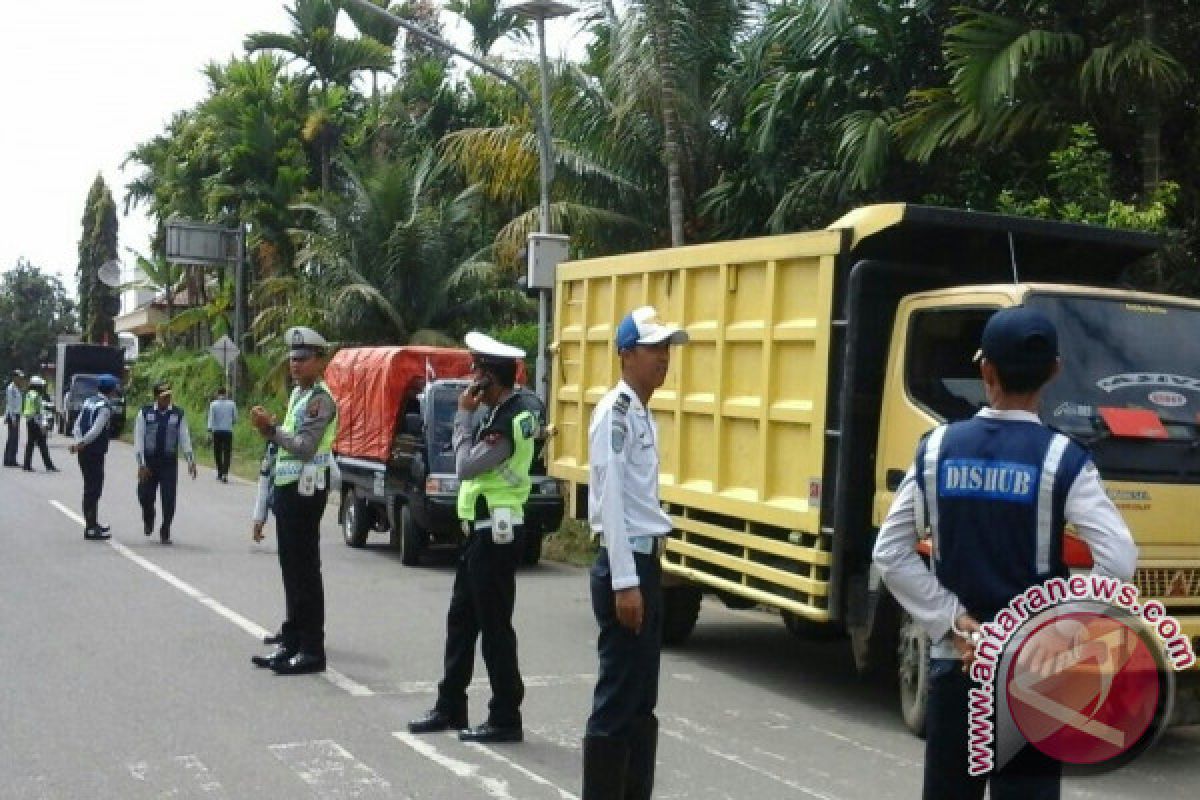 Belasan Kendaraan Mati Kir Ditilang