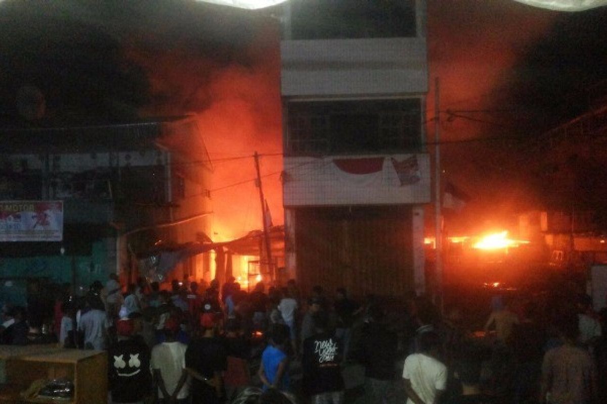 Belasan rumah sewa di Gurabesi Kota Jayapura terbakar 
