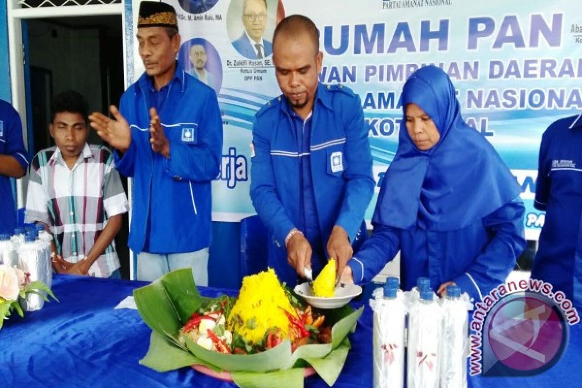 DPD PAN Kota Tual Santuni Kaum Dhuafa