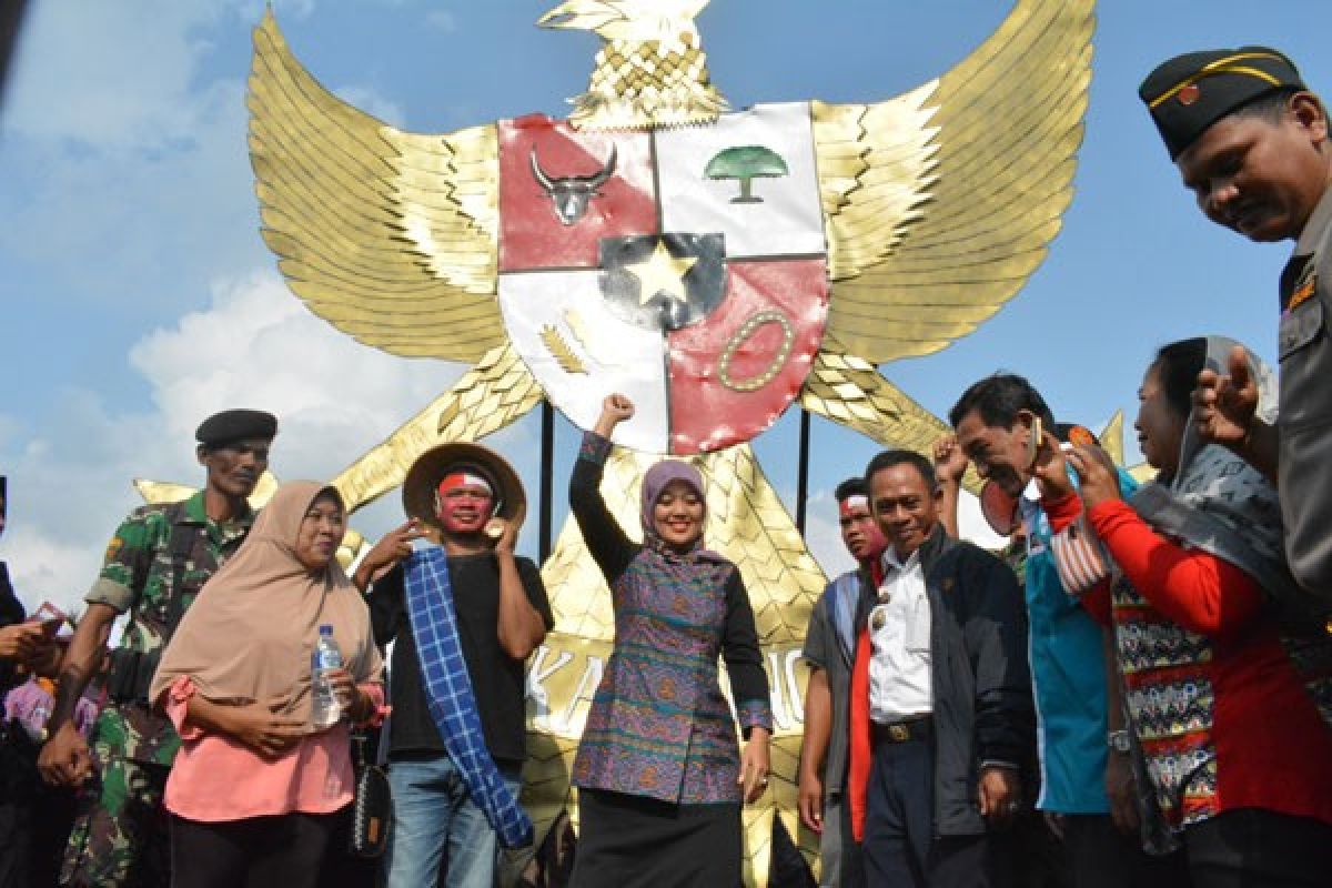 Karnaval HUT Kemerdekaan di Lampung Timur Meriah