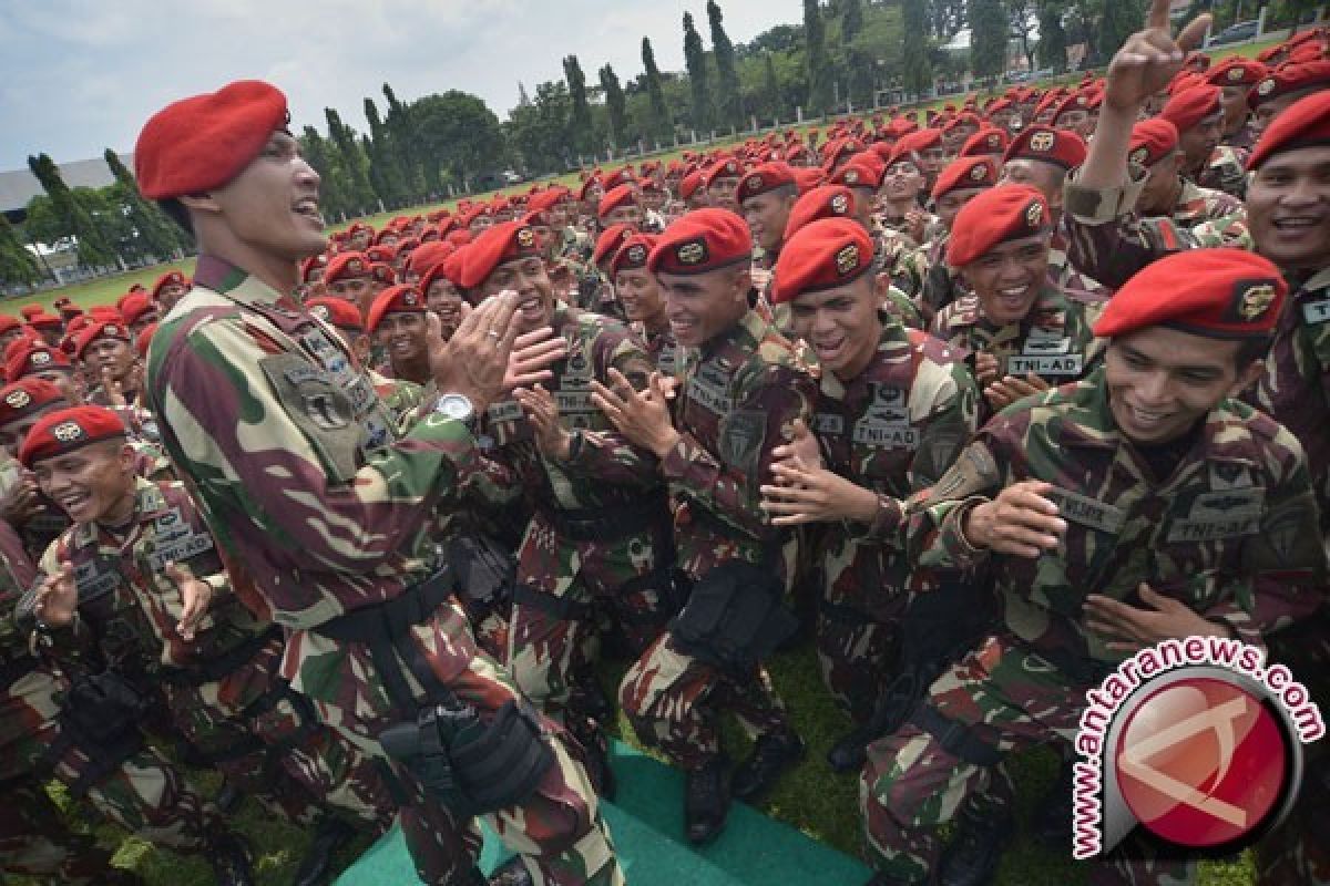 Kopassus TNI AD Gelar Bakti Sosial Peringati HUT ke-72 TNI