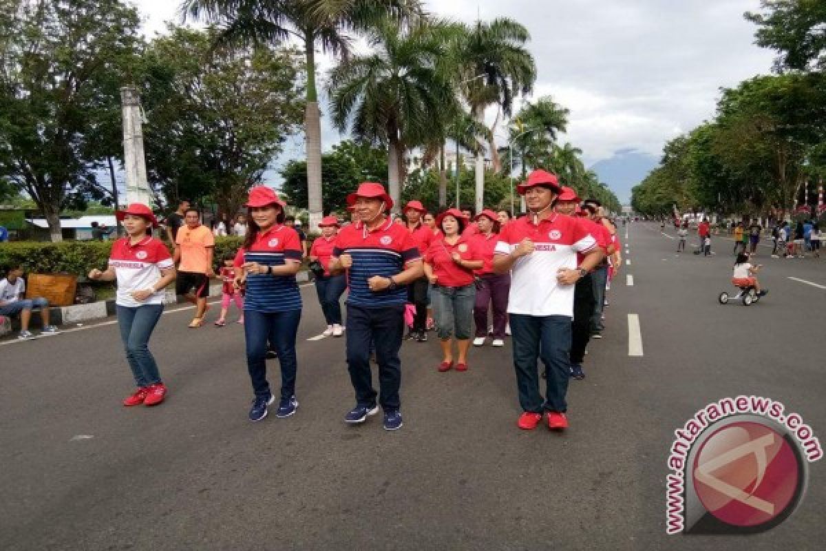 CFD Momen Foto Bersama Masyarakat Kota Bitung