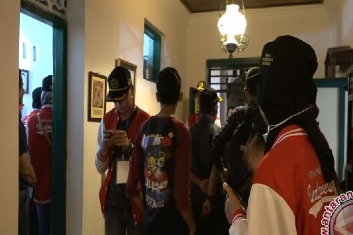 Paskibra HSU Kunjungi Bekas Rumah Kos Soekarno