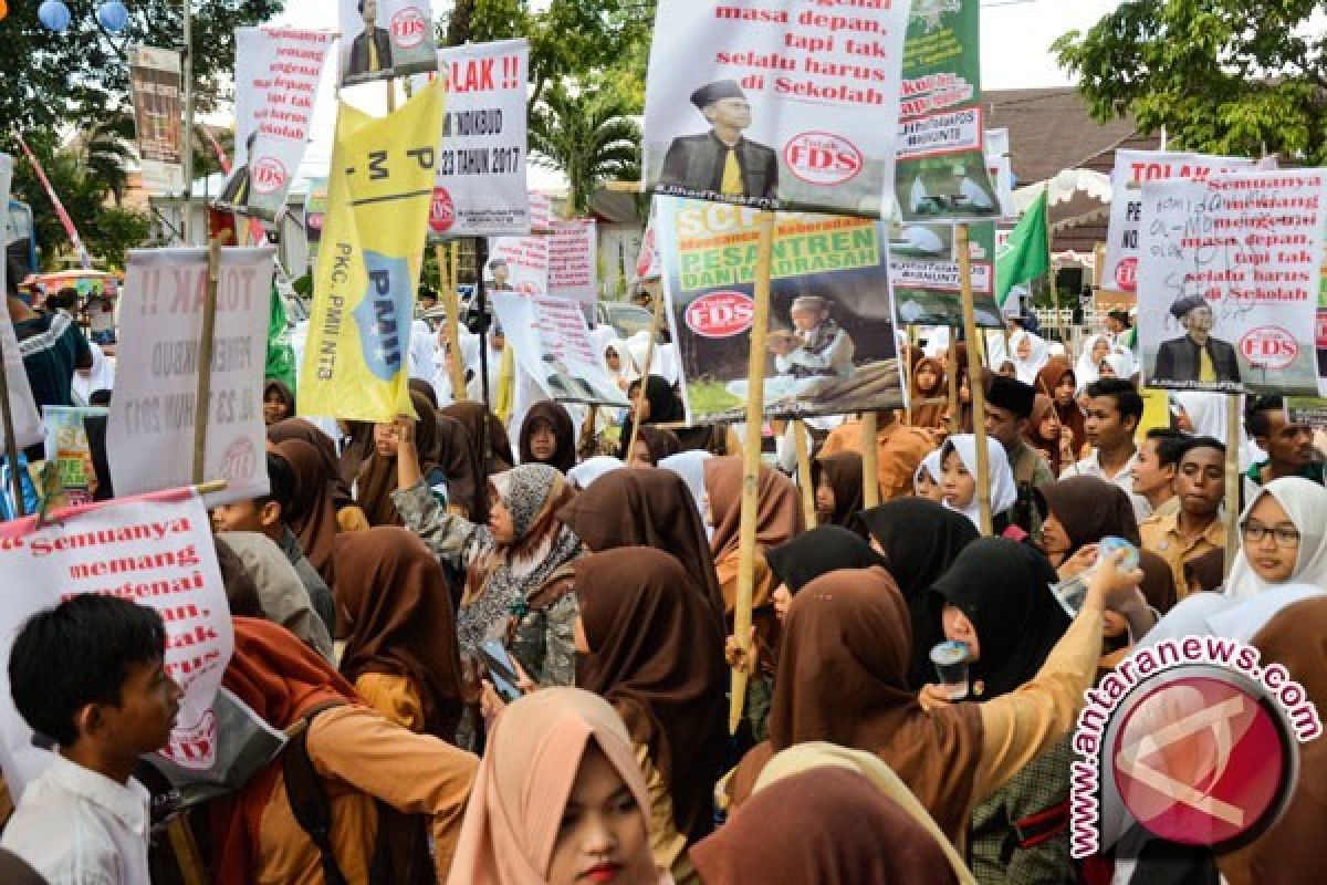 Warga NU Gelar Aksi Tolak Sekolah Sehari Penuh