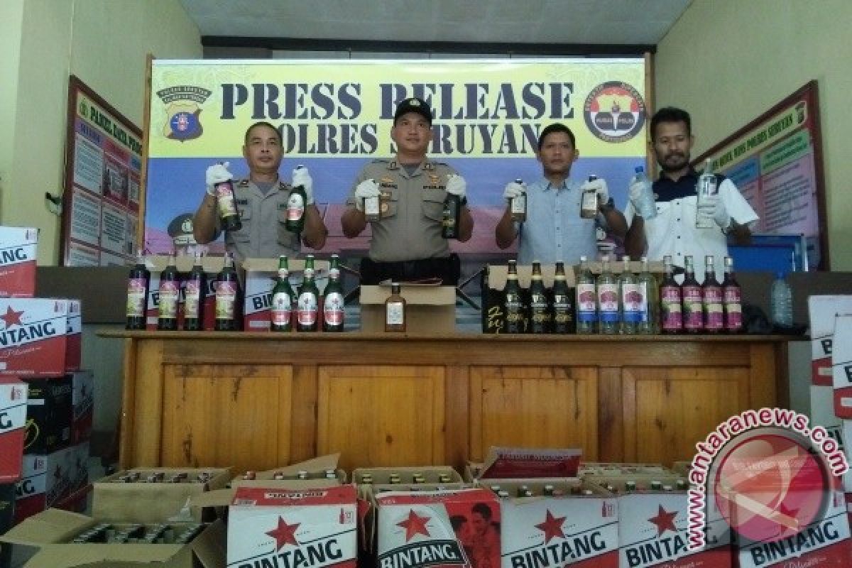 Polres Seruyan Amankan Ratusan Botol Minuman Keras