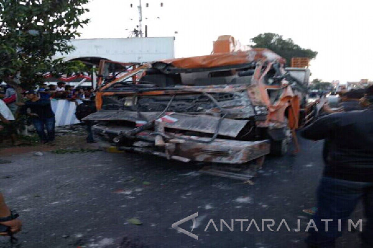 Empat Meninggal Akibat Rem Truk Blong di Karangploso (Video)