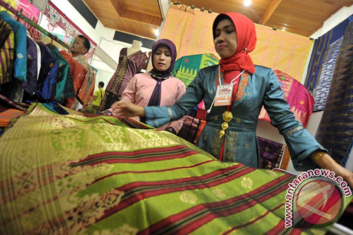 SISCa Perlebar Pasar Perajin Songket Sawahlunto