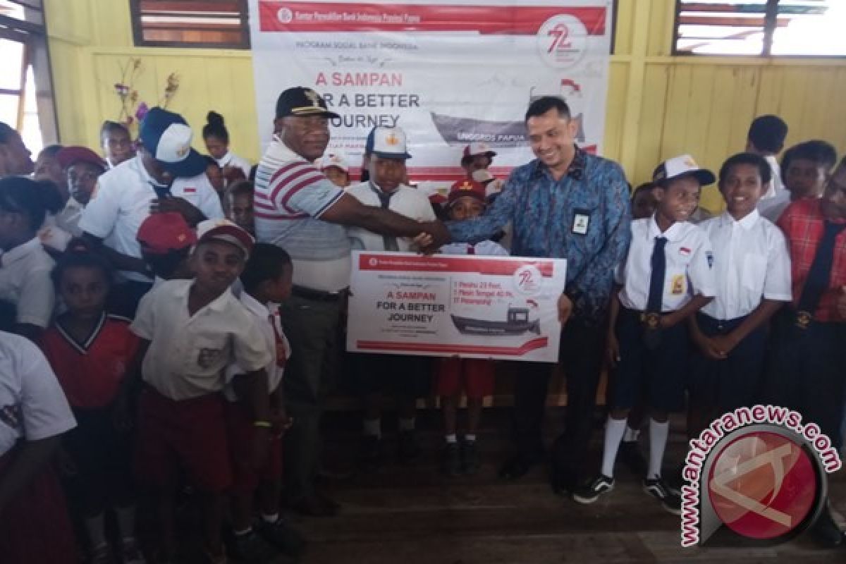 BI Papua bantu kapal pengangkut siswa Tobati ke sekolah 