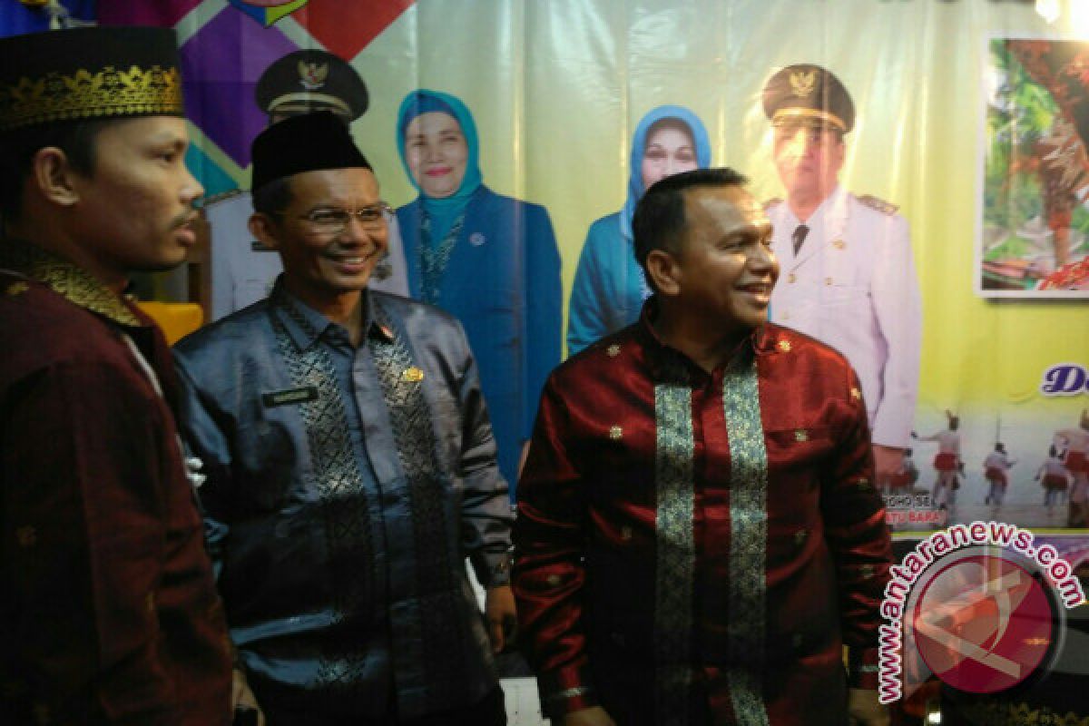 Wali Kota Sawahlunto Berharap Songket Jadi PDH secara Nasional