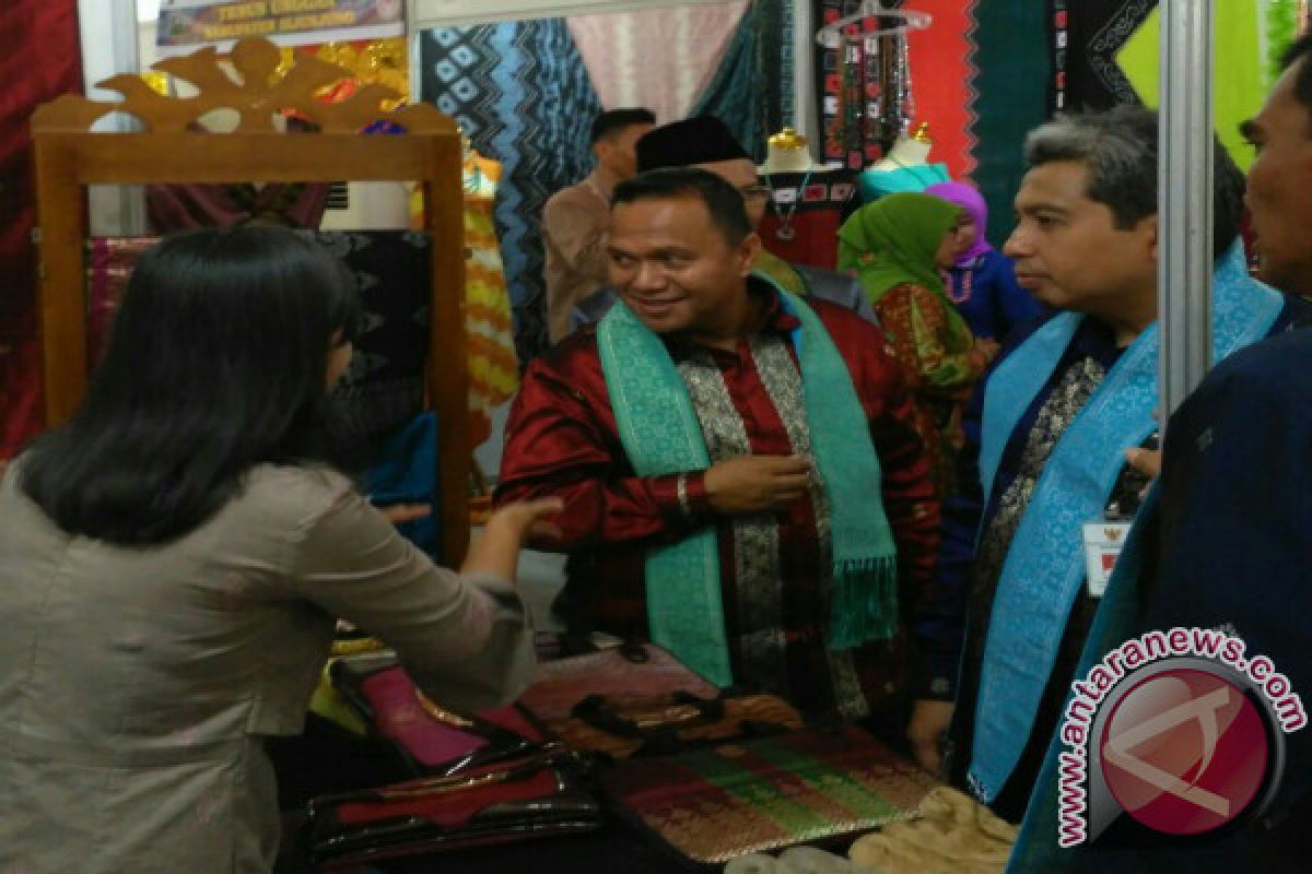 Kata Bappenas, Songket Silungkang Perlu SNI untuk Mendunia