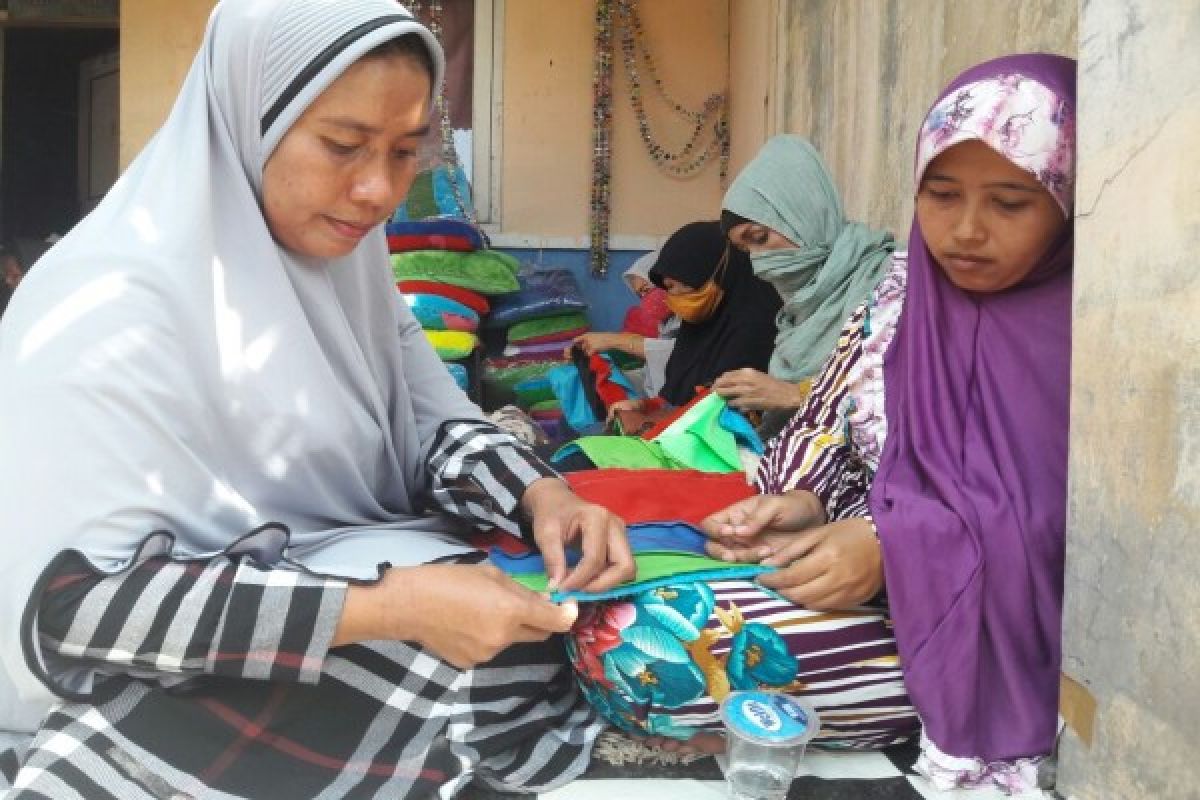 Alfamart Balaraja Latih Ibu Rumah Tangga