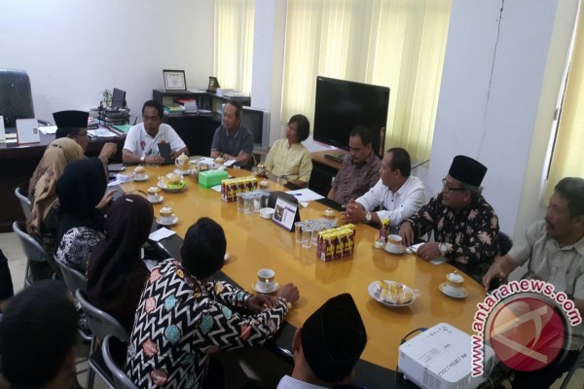 DPRD Kediri Studi Banding Pertanian Di Palu 