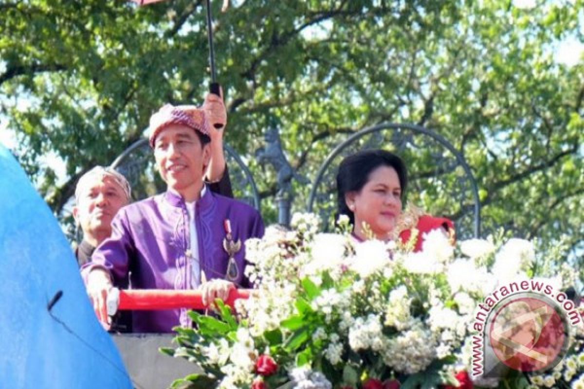 Presiden Jokowi hadiri Karnaval Kemerdekaan di Bandung