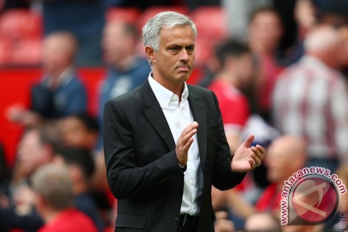 Mourinho Kritik Manchester United Bermain 