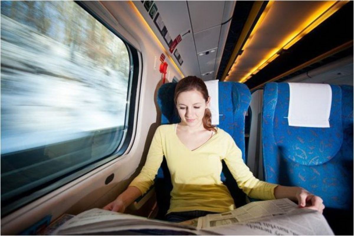 5 tips agar perjalanan di kereta api tetap aman