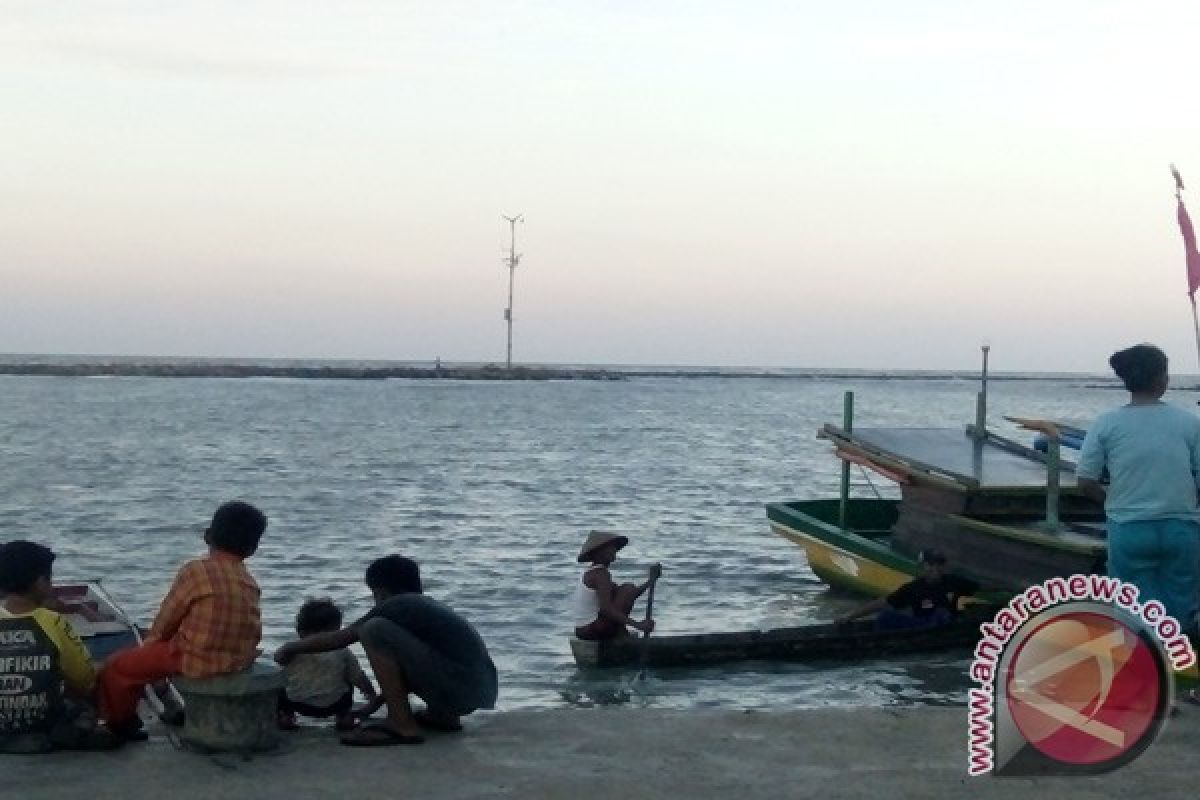 Nelayan Lampung Timur Tidak Melaut 