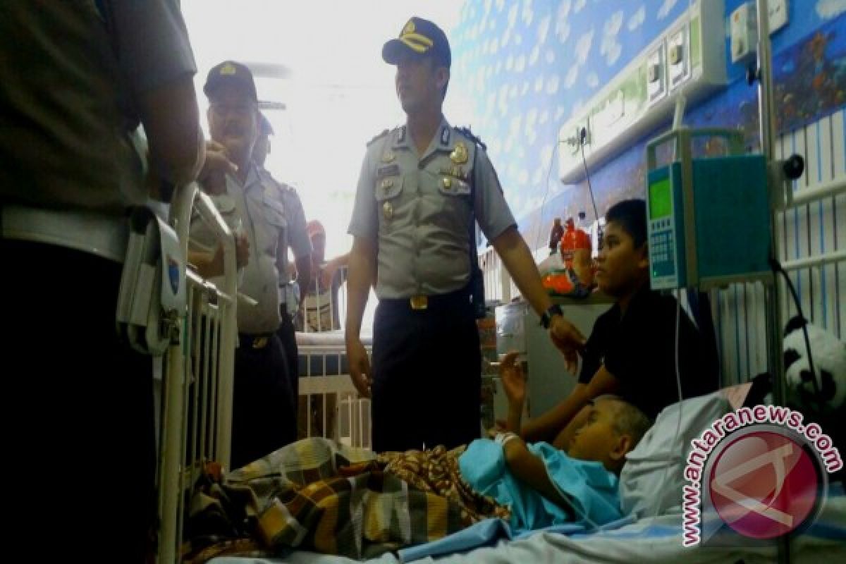 Kapolsekta Banjarmasin Tengah Bantu Penderita Leukimia