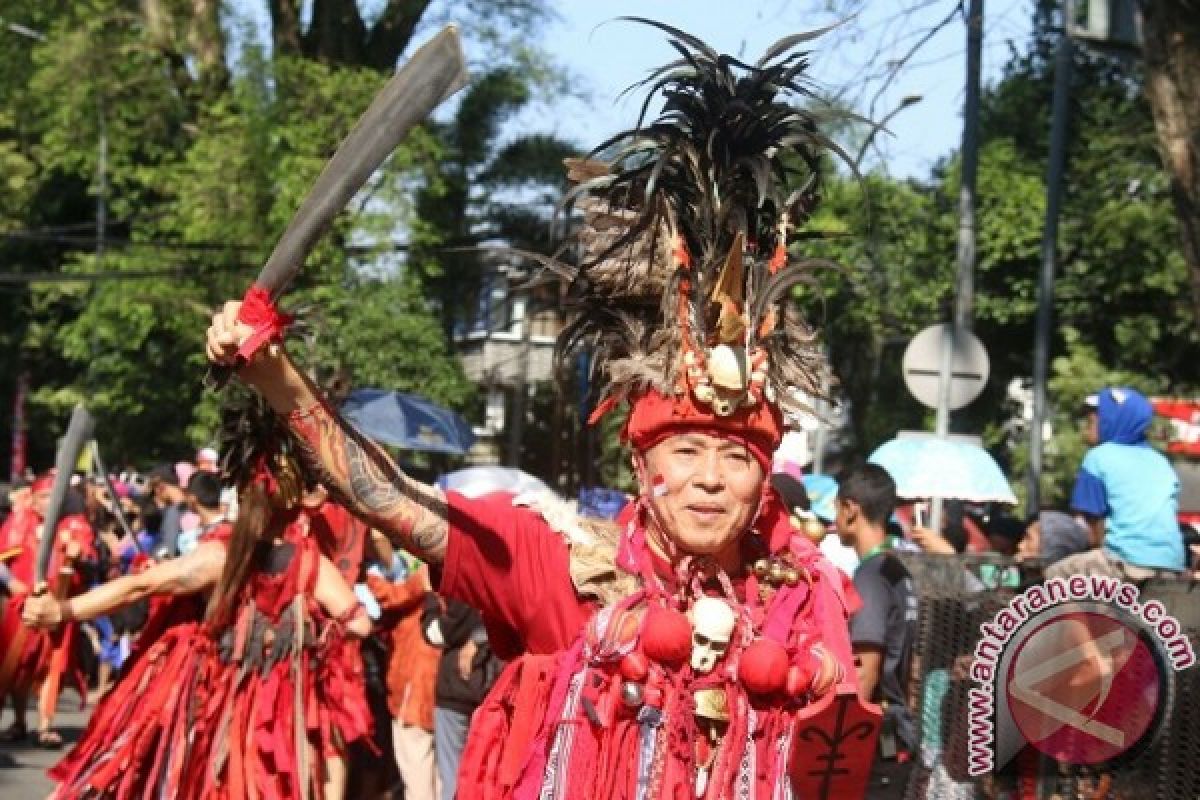 Karnaval Bandung Jadi Ajang Promosi Wisata Tomohon 