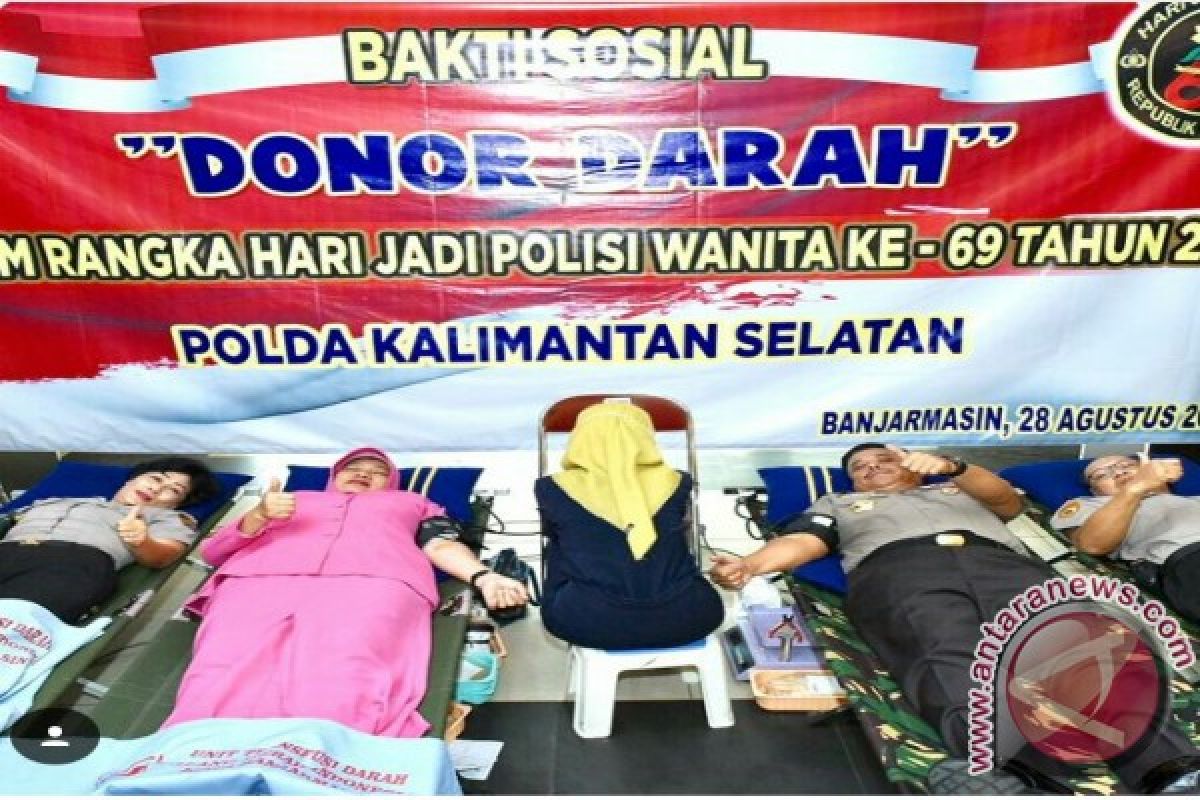 Polwan Dan Bhayangkari  Kumpulkan 150 Kantong Darah