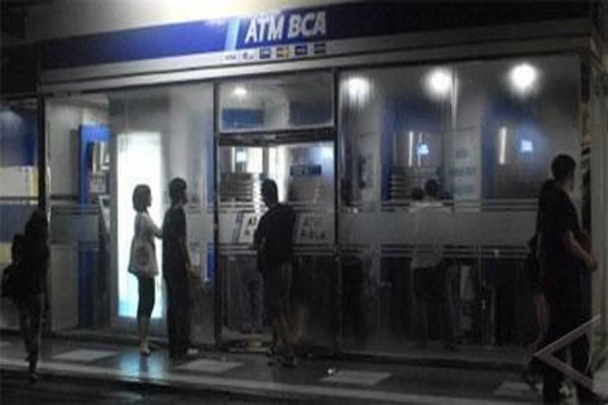 BCA gratiskan tarik tunai di ATM lain